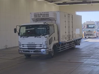 Isuzu FORWARD  с аукциона в Японии
