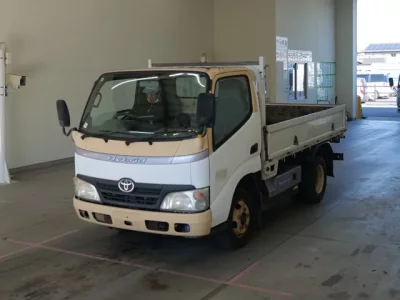 Toyota DYNA  с аукциона в Японии