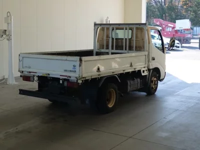 Toyota DYNA  с аукциона в Японии