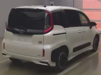 Toyota SIENTA лот № 72024 оценка 4.5  с аукциона в Японии 1