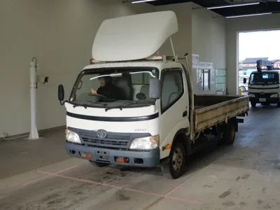 Toyota DYNA  с аукциона в Японии