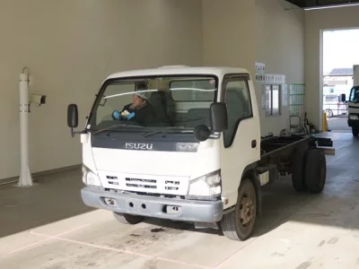 Isuzu ELF  с аукциона в Японии