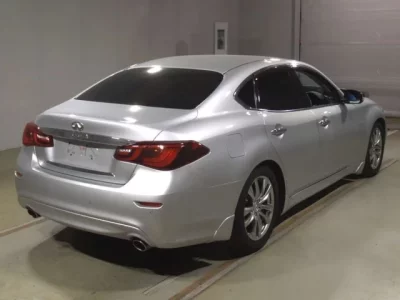 Nissan FUGA  с аукциона в Японии