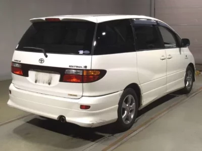 Toyota ESTIMA  с аукциона в Японии