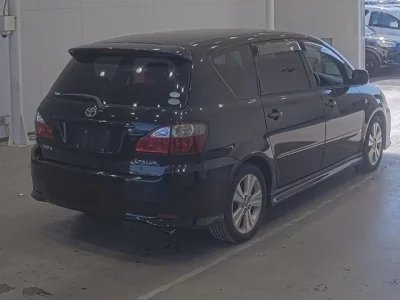 Toyota IPSUM  с аукциона в Японии