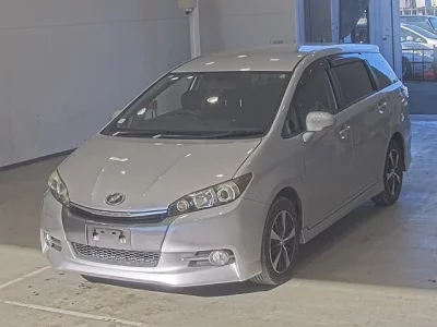 Toyota WISH  с аукциона в Японии