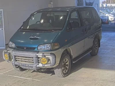 Mitsubishi DELICA  с аукциона в Японии
