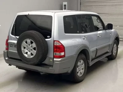 Mitsubishi PAJERO  с аукциона в Японии