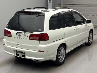 Nissan LIBERTY  с аукциона в Японии