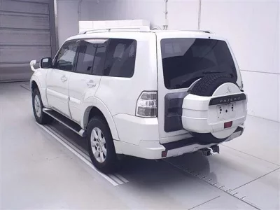 Mitsubishi PAJERO  с аукциона в Японии