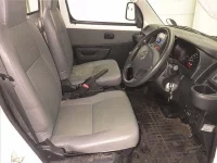 Mazda BONGO лот № 8283 оценка 3.5  с аукциона в Японии 4