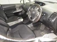 Toyota PRIUS ALPHA лот № 3004 оценка R  с аукциона в Японии 2