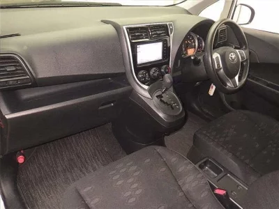 Toyota RACTIS  с аукциона в Японии