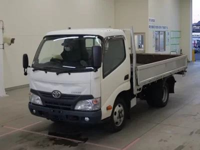 Toyota DYNA  с аукциона в Японии