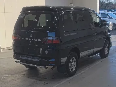Mitsubishi DELICA  с аукциона в Японии