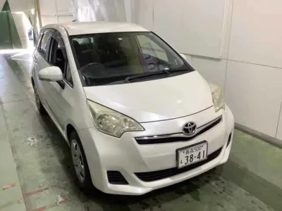 Toyota RACTIS  с аукциона в Японии