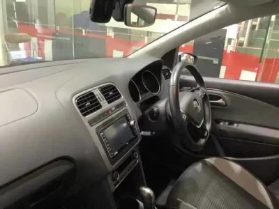 Volkswagen CROSS POLO