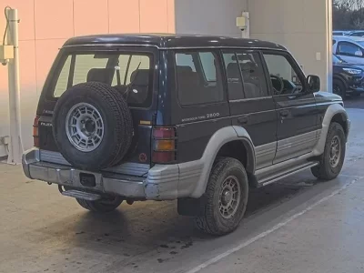 Mitsubishi PAJERO  с аукциона в Японии