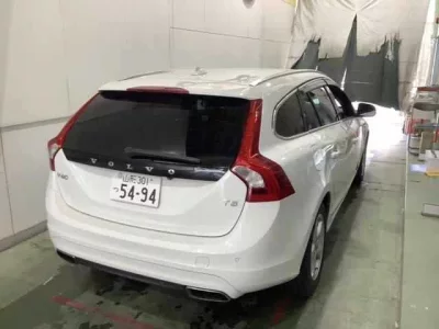 Volvo V60  с аукциона в Японии
