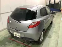 Mazda DEMIO лот № 1071 оценка 3  с аукциона в Японии 1
