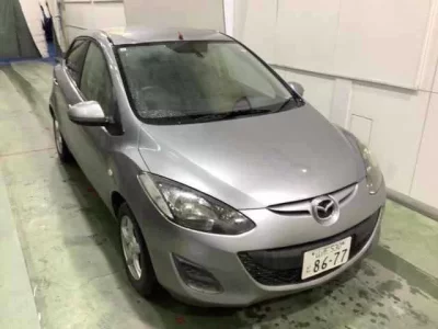 Mazda DEMIO  с аукциона в Японии