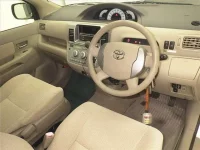 Toyota RAUM лот № 70030 оценка 3.5  с аукциона в Японии 2