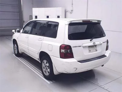 Toyota KLUGER  с аукциона в Японии