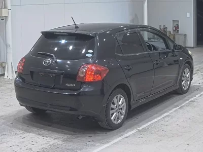 Toyota AURIS  с аукциона в Японии