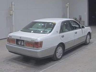 Toyota CROWN  с аукциона в Японии