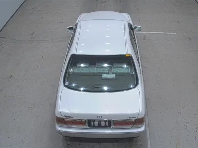 Toyota CROWN  с аукциона в Японии