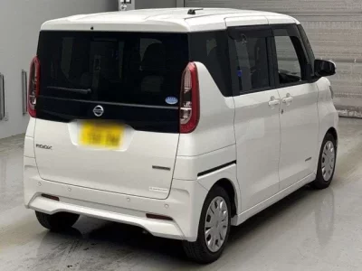 Nissan ROOX  с аукциона в Японии