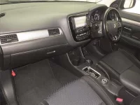 Mitsubishi OUTLANDER лот № 8471 оценка 4  с аукциона в Японии 3