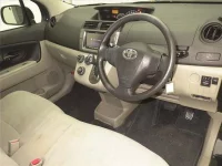 Toyota PASSO SETTE лот № 70117 оценка 3.5  с аукциона в Японии 2