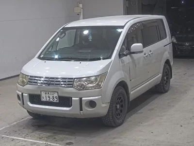Mitsubishi DELICA D5