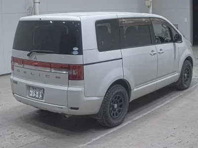 Mitsubishi DELICA D5