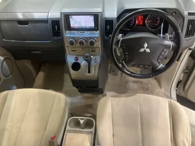 Mitsubishi DELICA D5