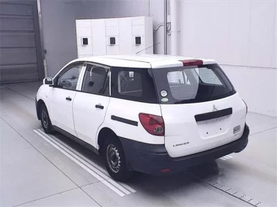 Mitsubishi LANCER VAN