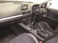 Mazda AXELA лот № 70143 оценка 3.5  с аукциона в Японии 3