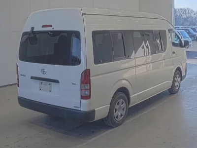 Toyota HIACE  с аукциона в Японии