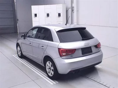 Audi A1  с аукциона в Японии
