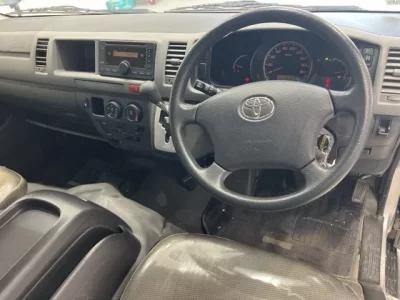 Toyota HIACE  с аукциона в Японии