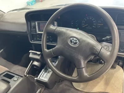Toyota HIACE  с аукциона в Японии