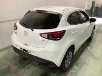 Mazda DEMIO лот № 7038 оценка 4  с аукциона в Японии 1