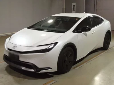 Toyota PRIUS  с аукциона в Японии