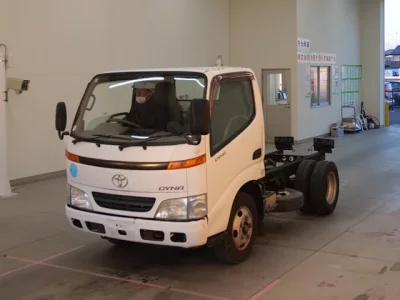 Toyota DYNA  с аукциона в Японии