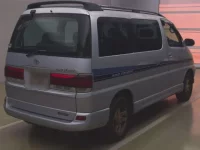 Toyota HIACE REGIUS лот № 74070 оценка 3  с аукциона в Японии 1