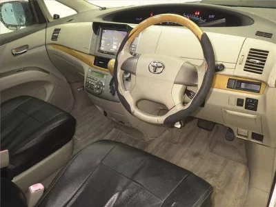 Toyota ESTIMA  с аукциона в Японии