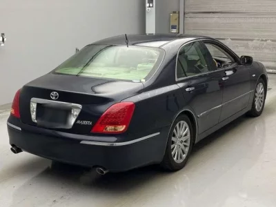 Toyota CROWN  с аукциона в Японии