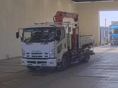 Isuzu FORWARD  с аукциона в Японии