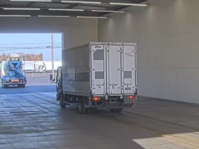 Isuzu ELF  с аукциона в Японии